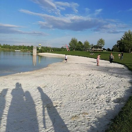 Ferienwohnung Schuhmann Mit Wintergarten Und Garten Therme Aquapulco Und Ikuna Erlebnispark, Zoo Schmiding 20 Min Mit Auto Entfernt Ab 3 Naechte Buchbar Hinzenbach Exterior foto