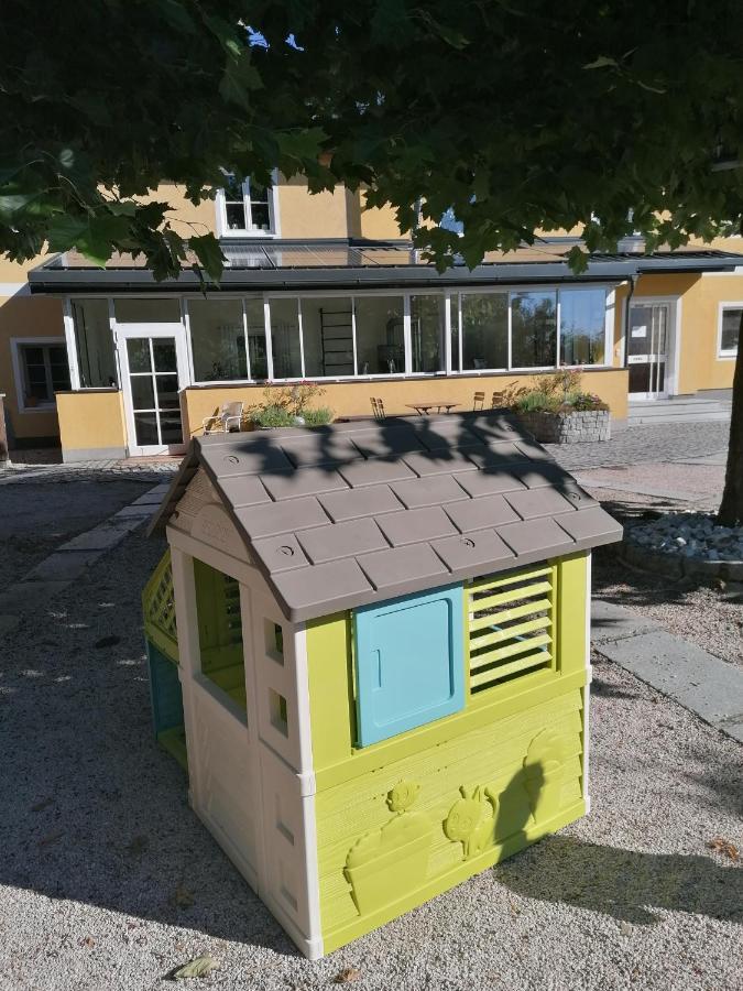 Ferienwohnung Schuhmann Mit Wintergarten Und Garten Therme Aquapulco Und Ikuna Erlebnispark, Zoo Schmiding 20 Min Mit Auto Entfernt Ab 3 Naechte Buchbar Hinzenbach Exterior foto