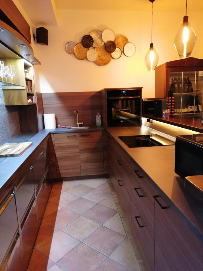 Ferienwohnung Schuhmann Mit Wintergarten Und Garten Therme Aquapulco Und Ikuna Erlebnispark, Zoo Schmiding 20 Min Mit Auto Entfernt Ab 3 Naechte Buchbar Hinzenbach Exterior foto