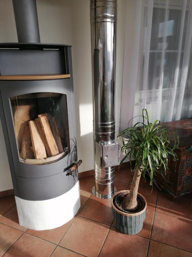 Ferienwohnung Schuhmann Mit Wintergarten Und Garten Therme Aquapulco Und Ikuna Erlebnispark, Zoo Schmiding 20 Min Mit Auto Entfernt Ab 3 Naechte Buchbar Hinzenbach Exterior foto