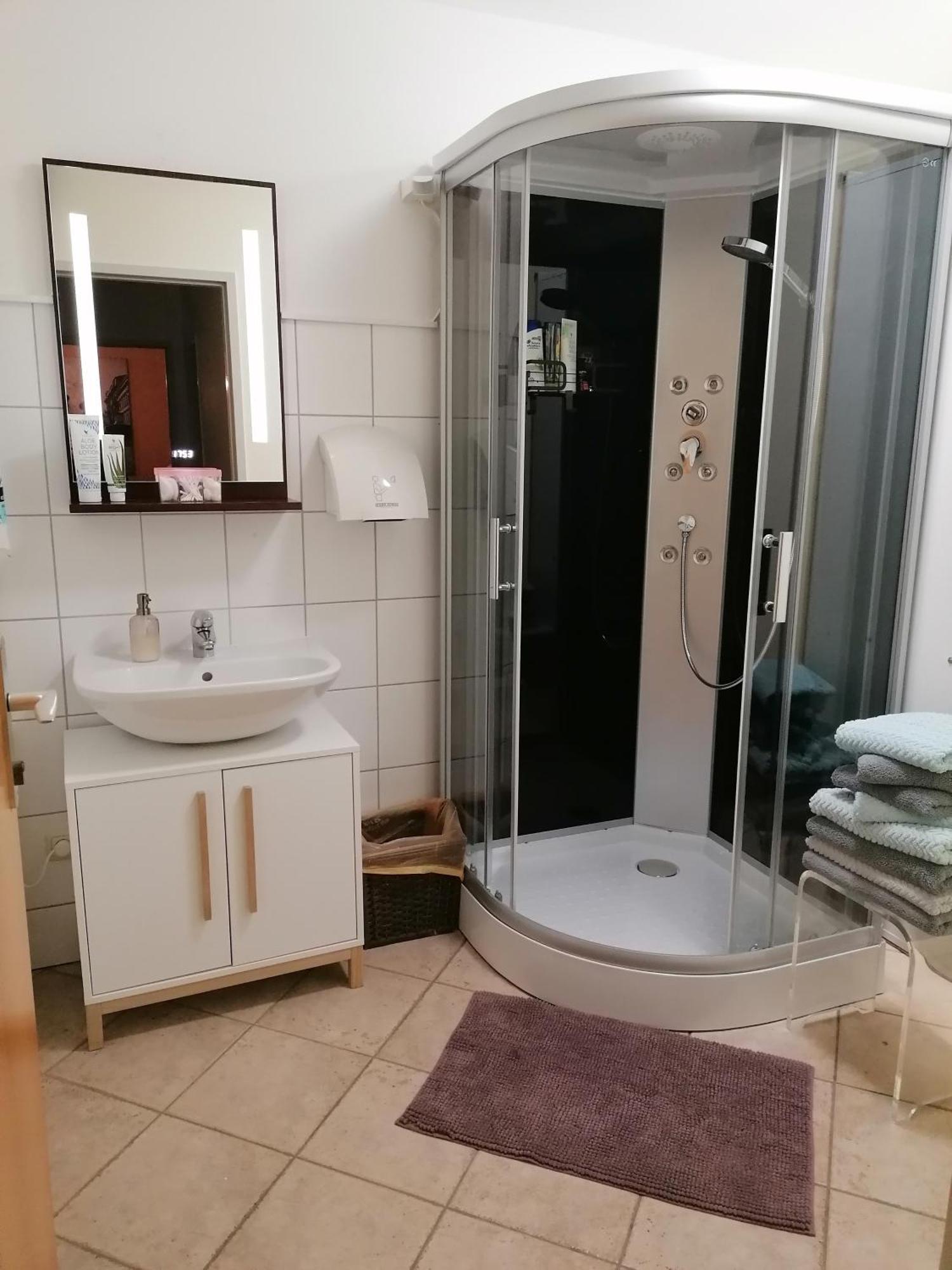 Ferienwohnung Schuhmann Mit Wintergarten Und Garten Therme Aquapulco Und Ikuna Erlebnispark, Zoo Schmiding 20 Min Mit Auto Entfernt Ab 3 Naechte Buchbar Hinzenbach Exterior foto